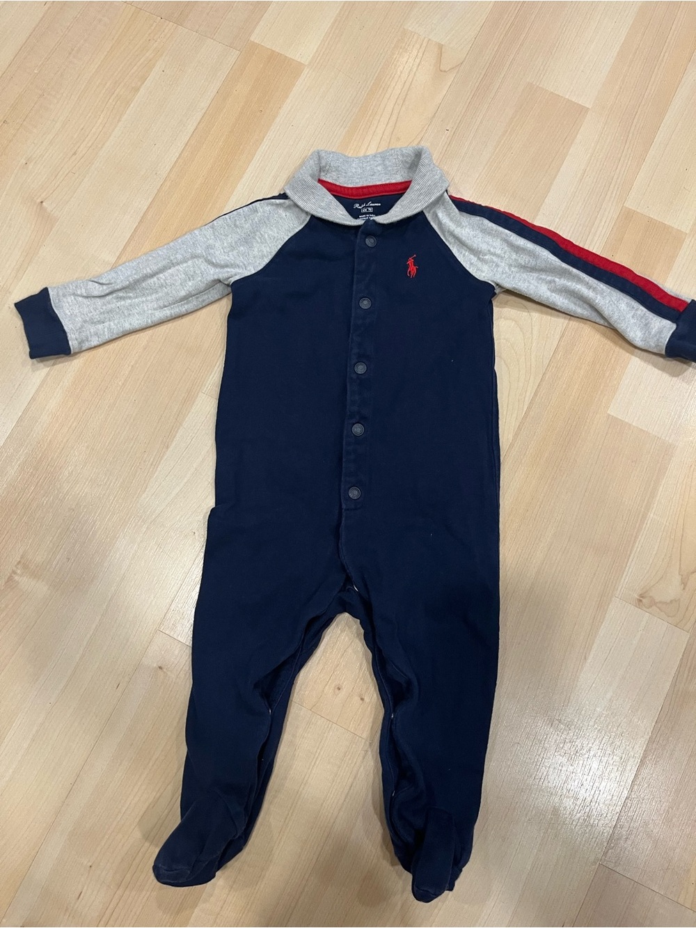 Polo by Ralph Lauren 6M
Baby Romper